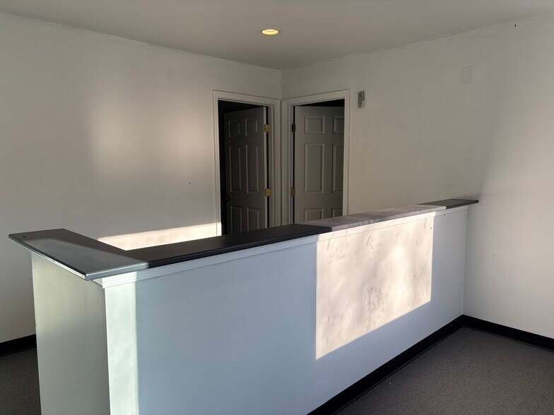 More Photos Of 1344 W Nursery Rd, Linthicum Warehouse For Lease