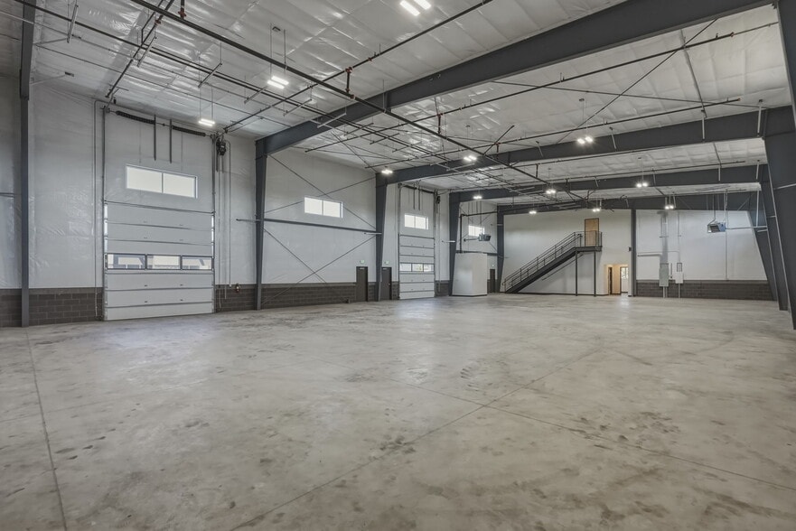 More Photos Of 20723 Brinson Blvd, Bend Light Manufacturing For Lease