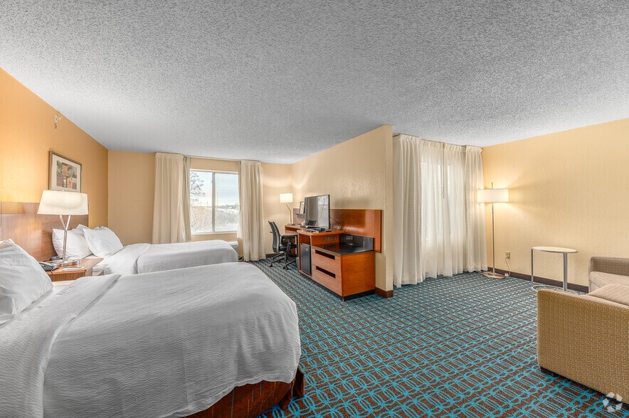 More Photos Of 9783 State Route 14, Streetsboro Hotel For Sale