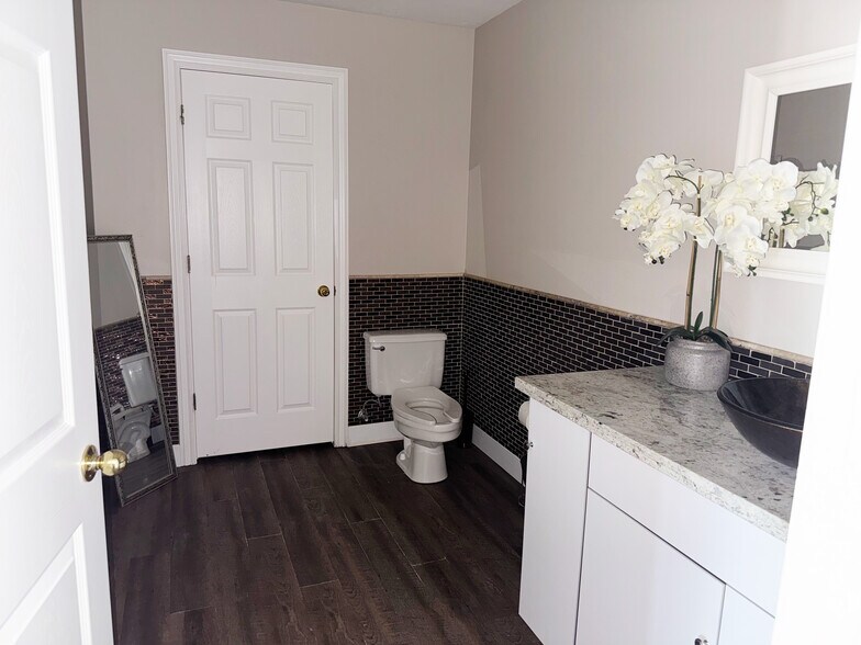 More Photos Of 845 N State St, Orem Office For Lease