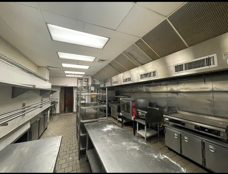 More Photos Of 62 William St, New York Office For Lease