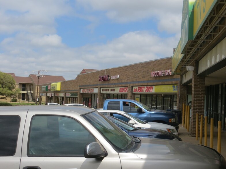 More Photos Of 1201 Woodhaven Blvd, Fort Worth Storefront For Lease