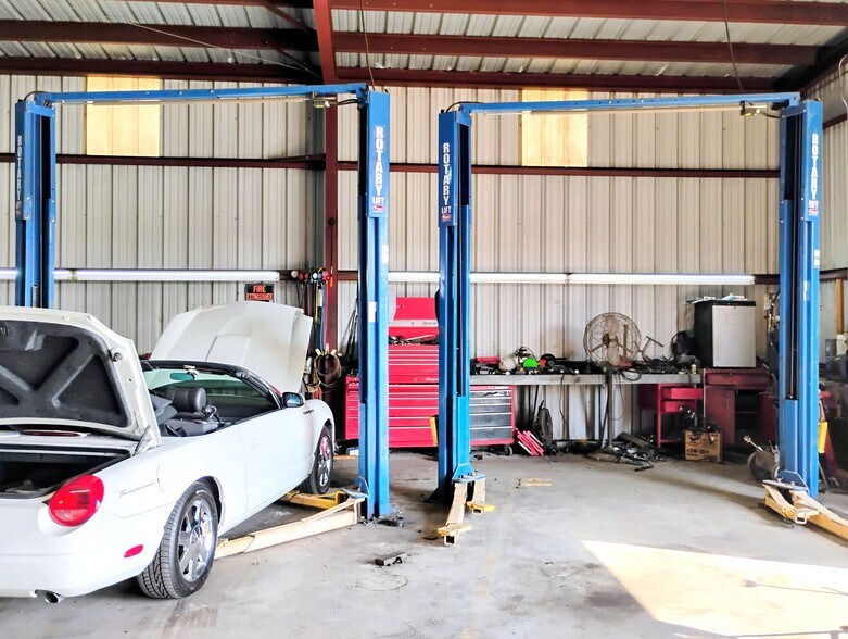 More Photos Of 1501 N 77 Sunshine Strip, Harlingen Auto Repair For Lease