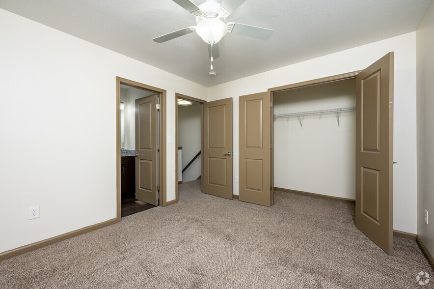 More Photos Of 6159 Winthrop Ave, Indianapolis Apartments For Sale