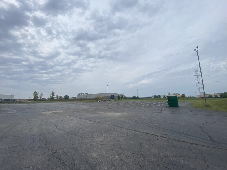 More Photos Of 7605 Commerce Pl, Plain City Service For Sale
