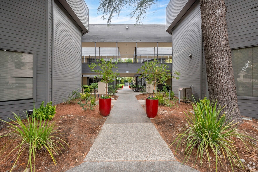 More Photos Of 11344 Coloma Rd, Gold River Unknown For Lease