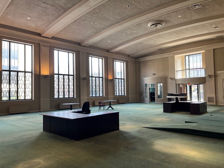 More Photos Of 39 2nd St NW, Hickory Office For Sale