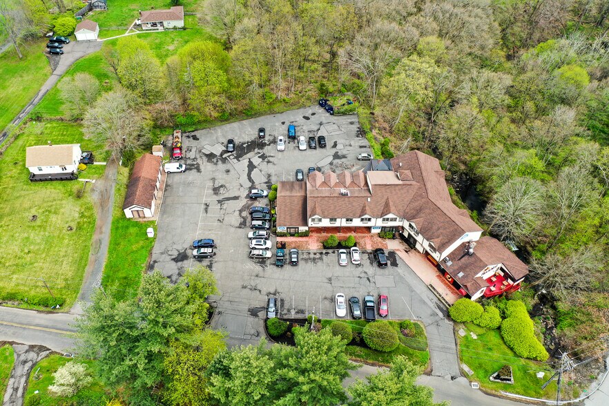 More Photos Of 6 Way Rd, Middlefield Office For Lease