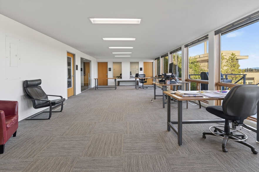 More Photos Of 4540 S Kelly Ave, Portland Office For Sale