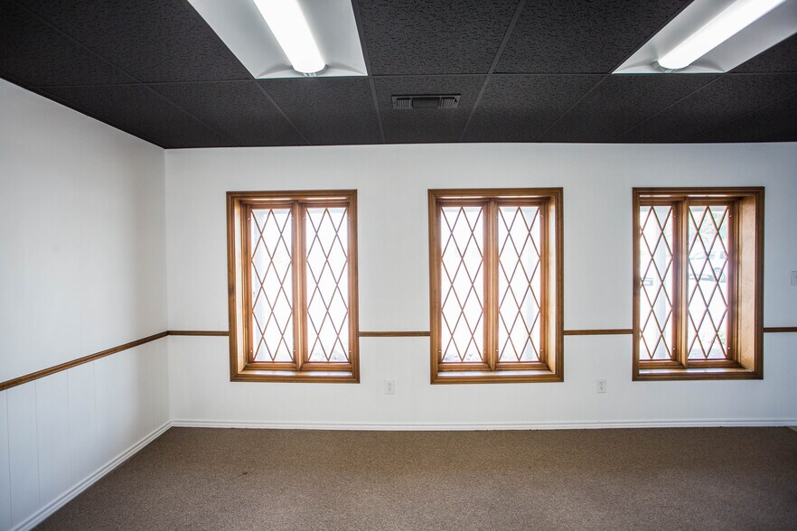 More Photos Of 2811 74th St, Lubbock Office Residential For Sale