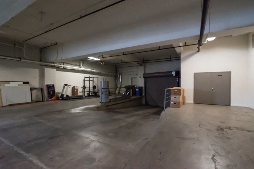 More Photos Of 2424 18th St NW, Washington Office For Lease