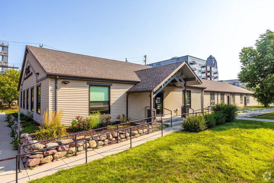 Primary Photo Of 1435 Mulberry St, Des Moines Office For Sale
