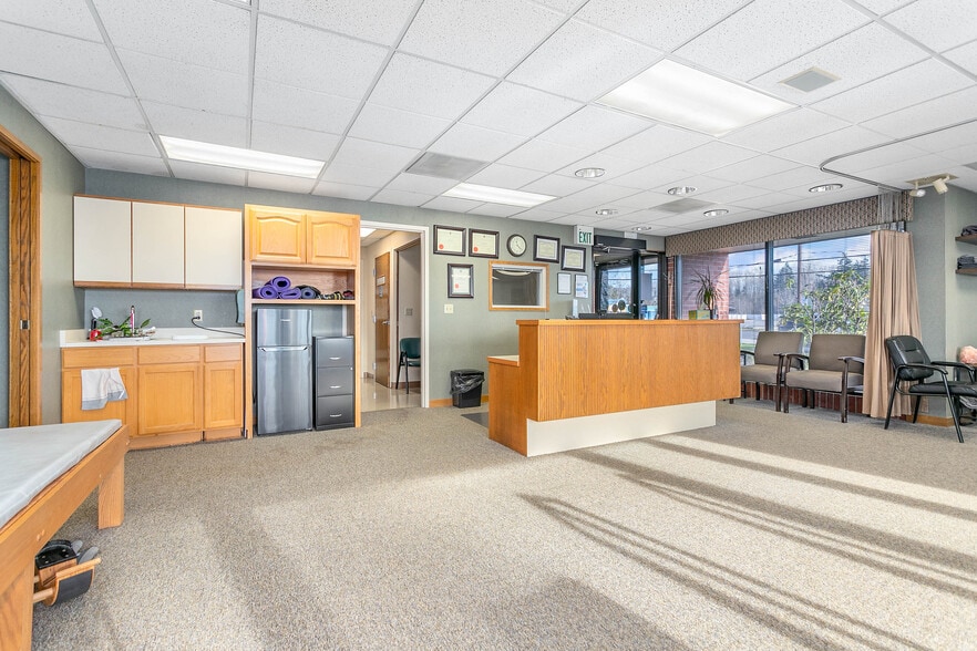 More Photos Of 8097 Harborview Rd, Blaine Office For Lease