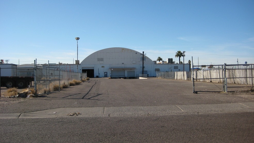 More Photos Of 3839 W Indian School Rd, Phoenix Warehouse For Lease