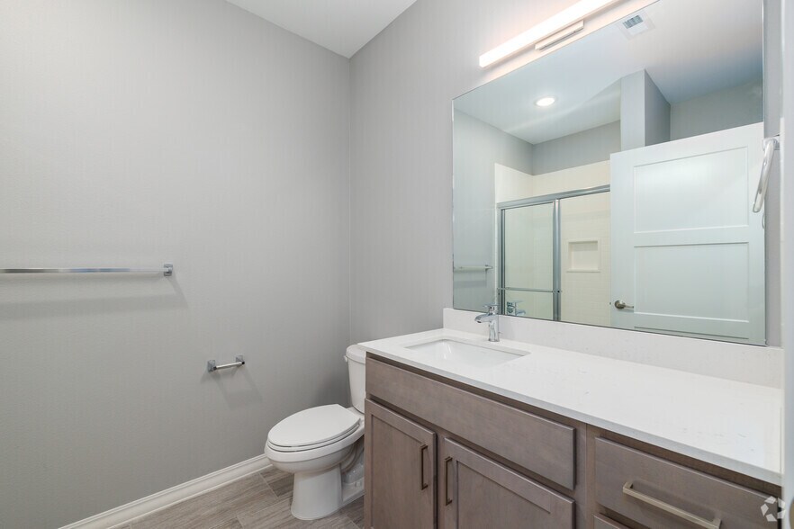 More Photos Of 2620 W Sunshine St, Springfield Apartments For Lease