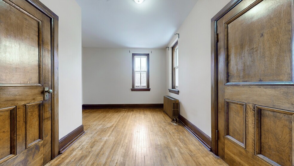 More Photos Of 70 Mill St, Halton Hills Apartments For Sale