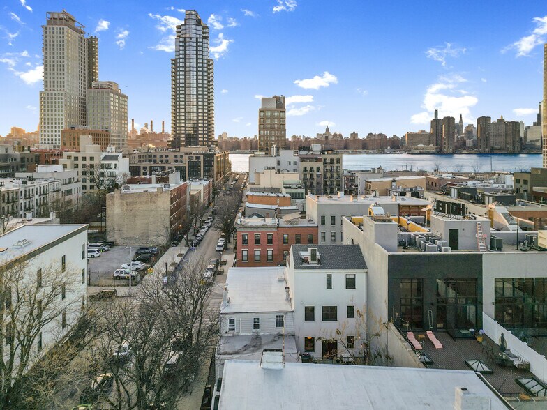 More Photos Of 210 Franklin St, Brooklyn Storefront Retail Residential For Sale