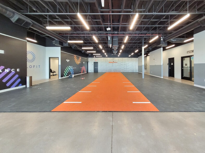 More Photos Of 2524 S San Tan Village Pkwy, Gilbert Storefront For Lease