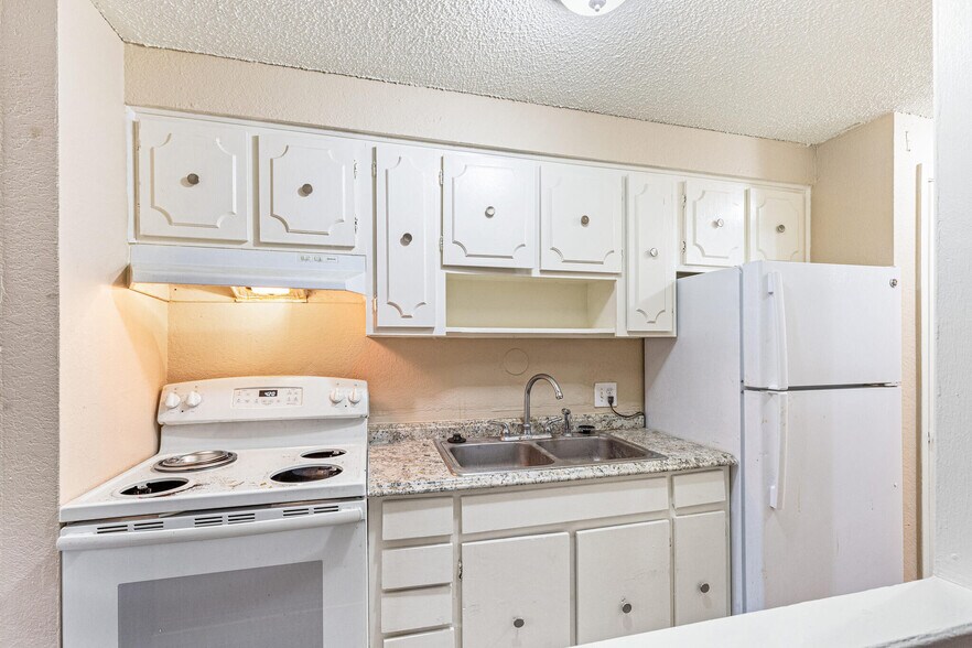 More Photos Of 7251 Samuel Dr, Denver Apartments For Sale