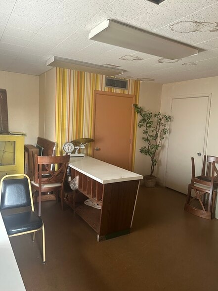 More Photos Of 1152 Court St, Clearwater Freestanding For Sale