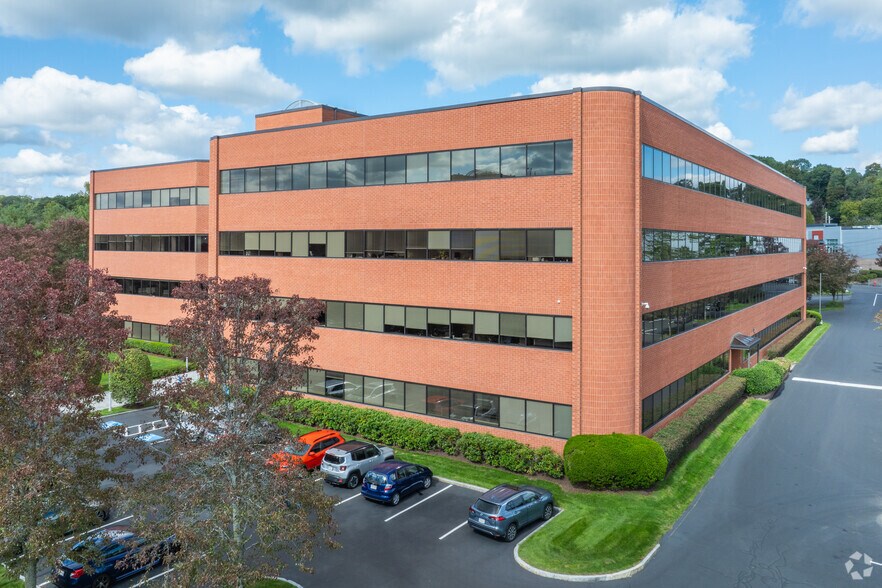More Photos Of 309 Waverley Oaks Rd, Waltham Office For Lease