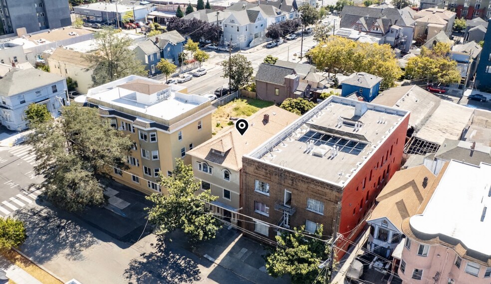 More Photos Of 667 10th St, Oakland Apartments For Sale