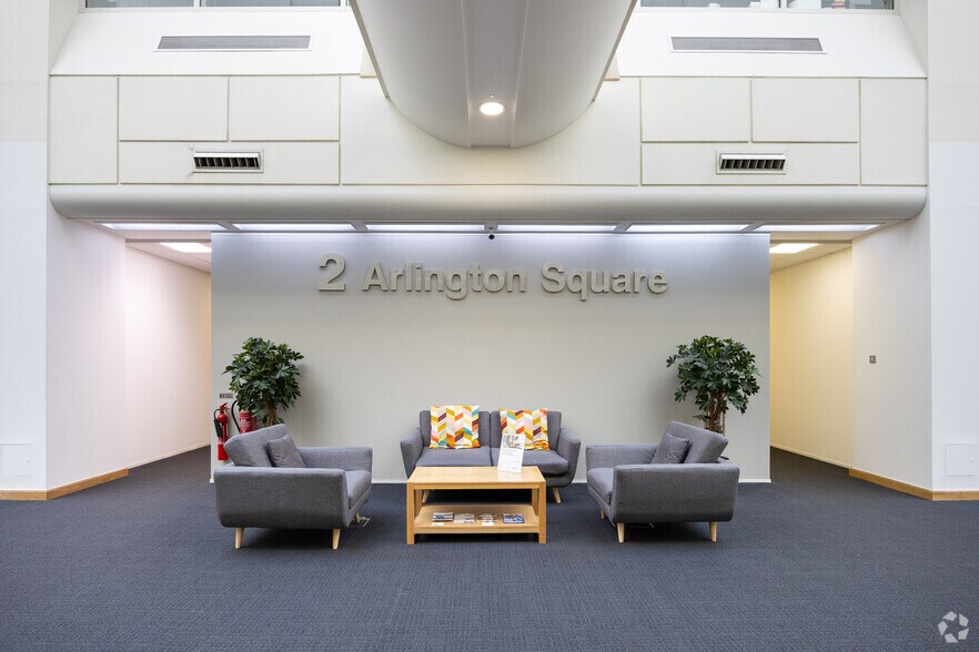 More Photos Of 2 Arlington Sq, Bracknell Coworking Space