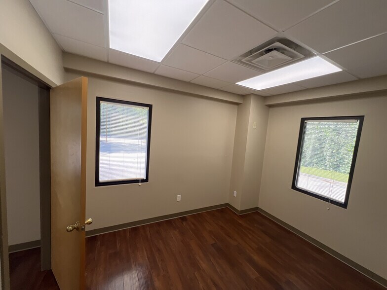 More Photos Of 524 Mineral Ter, Birmingham Light Manufacturing For Lease