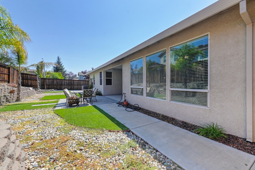 More Photos Of 6056 Big Bend Dr, Roseville Assisted Living For Sale