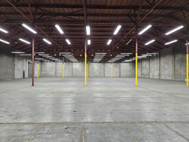 More Photos Of 2084 Lapham Dr, Modesto Warehouse For Sale