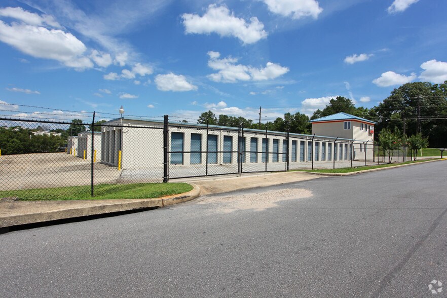 More Photos Of 601 Opelika Rd, Auburn Self Storage For Lease