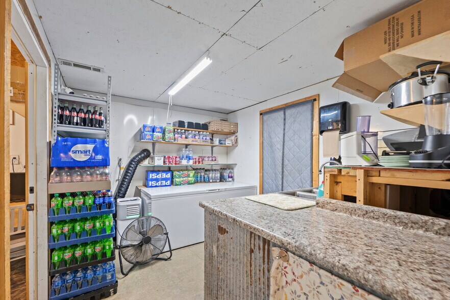 More Photos Of 5283 Arkansas 21, Huntsville General Retail For Sale