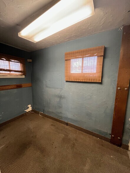 More Photos Of 498 N 500 W, Provo Convenience Store For Sale