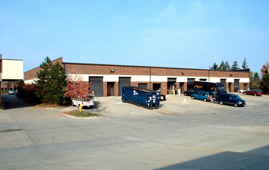 More Photos Of 6925 Engle Rd, Middleburg Heights Flex For Lease