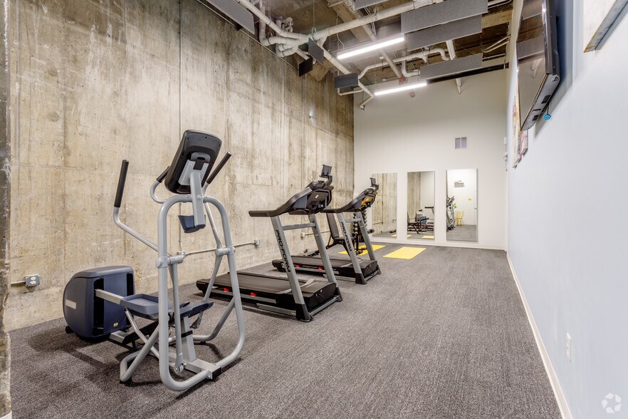 More Photos Of 1721 Walnut St, Kansas City Apartments For Lease