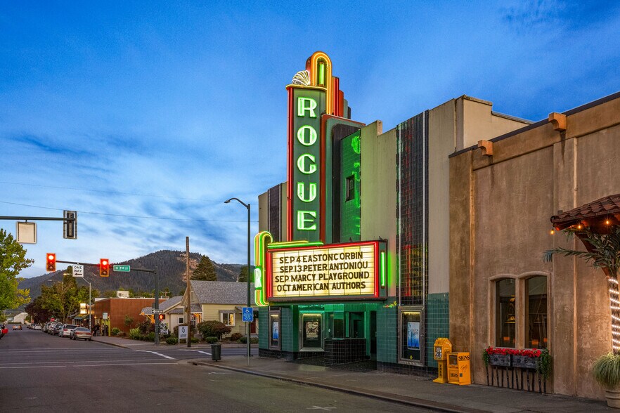 More Photos Of 143 SE H St, Grants Pass Theater Concert Hall For Sale