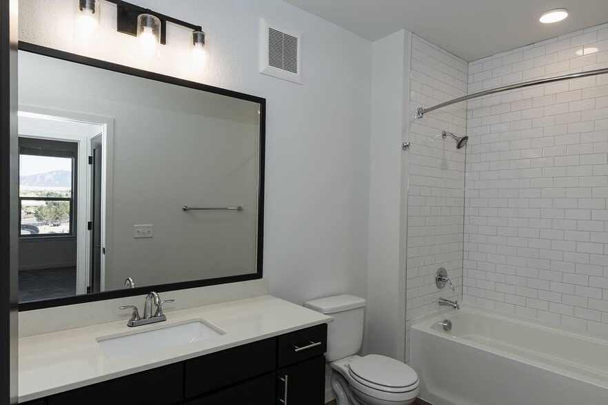 More Photos Of 270 E Flatiron Crossing Dr, Broomfield Apartments For Lease