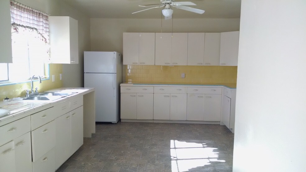 More Photos Of 6038 Bagley Ave, Twentynine Palms Apartments For Sale