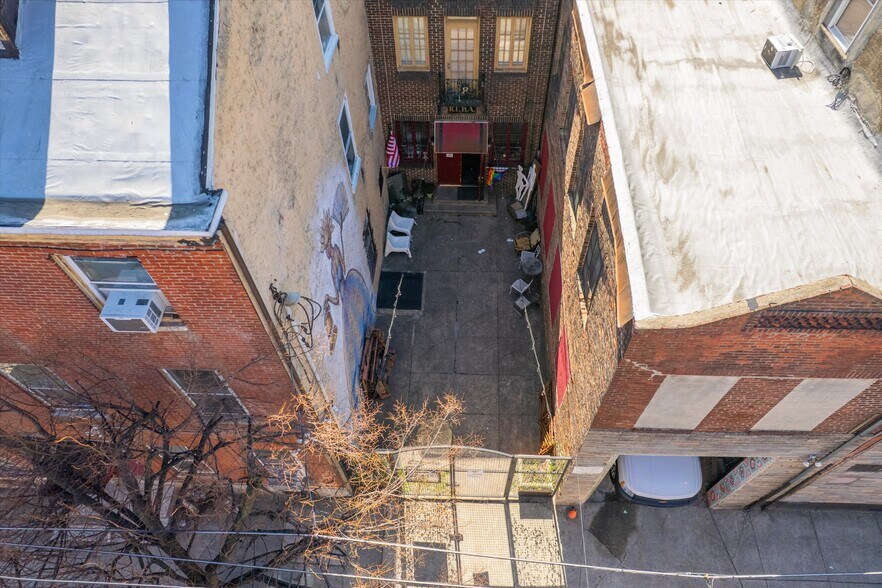 More Photos Of 414-416 Green St, Philadelphia General Retail For Sale