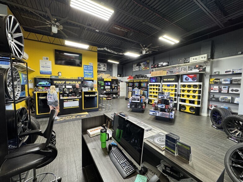 More Photos Of 3165 Route 112, Medford Auto Repair For Sale