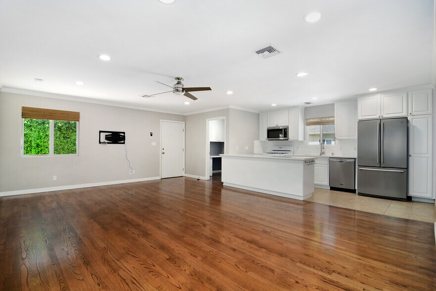 More Photos Of 22839 Dolorosa St, Woodland Hills Multifamily For Lease