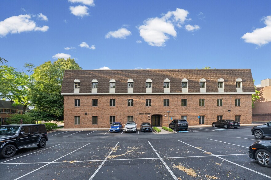 More Photos Of 10521 Judicial Dr, Fairfax Medical For Sale