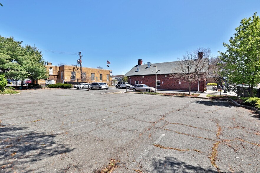 More Photos Of 50 Lafayette Ave, Suffern Freestanding For Sale