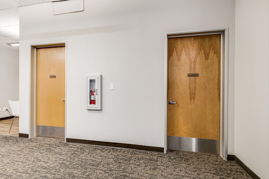 More Photos Of 2180 Ringwood Ave, San Jose Light Distribution For Sale