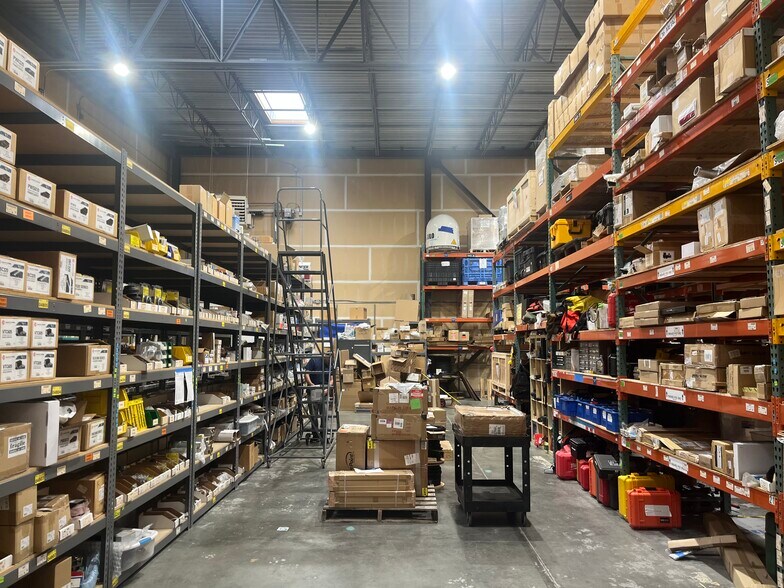 More Photos Of 4237 24th Ave W, Seattle Manufacturing For Lease