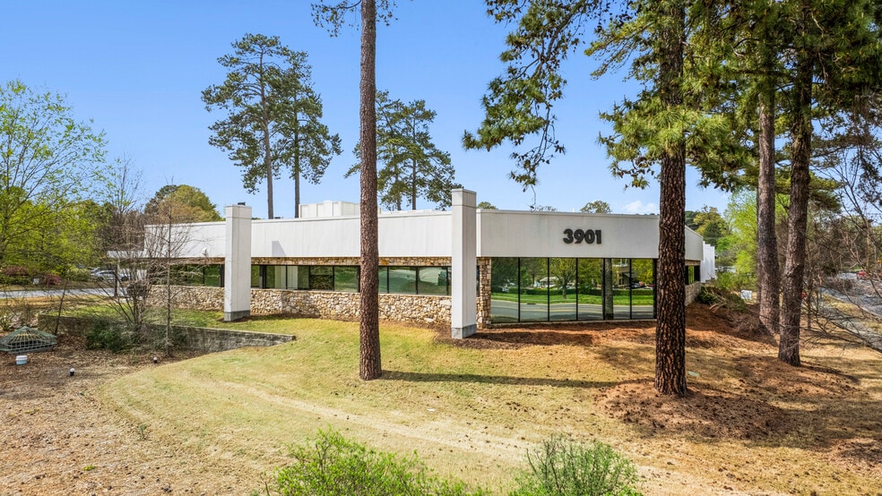 More Photos Of 3901 N Roxboro Rd, Durham Medical For Sale