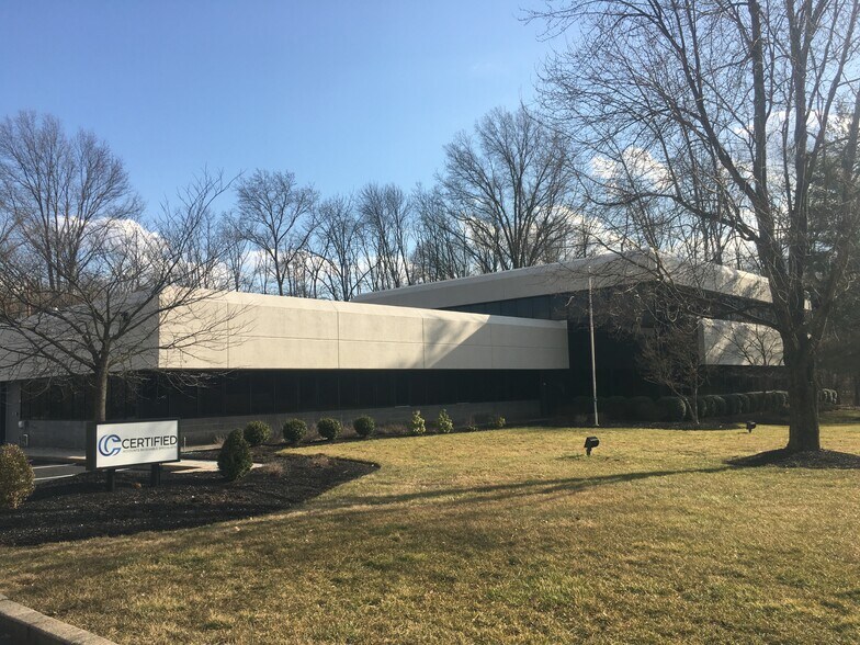 More Photos Of 69 Readington Rd, Branchburg Showroom For Lease