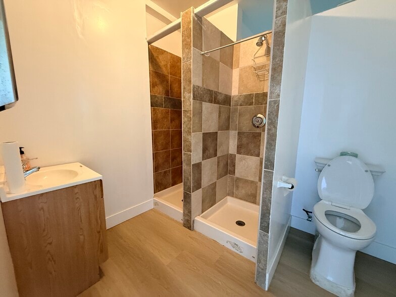 More Photos Of 625 N Eucalyptus Ave, Rialto Religious Facility For Lease