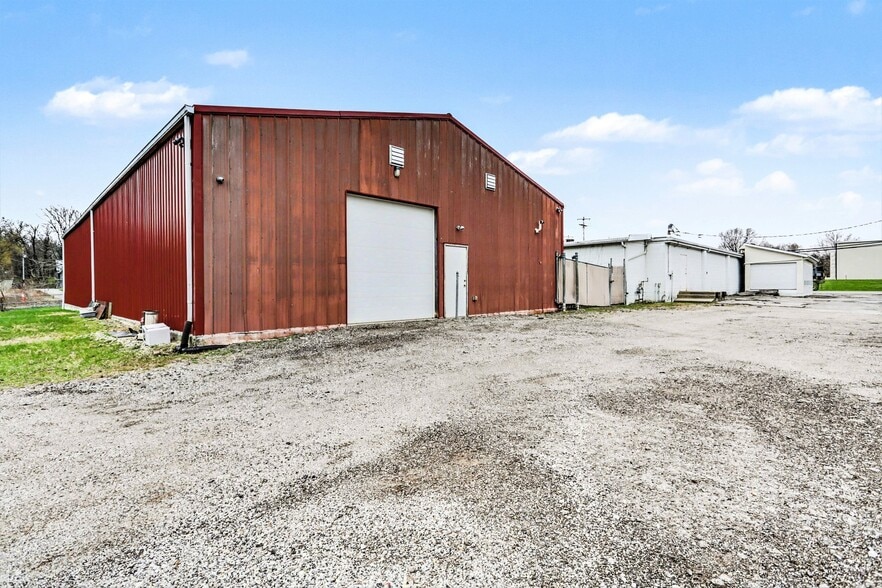 More Photos Of 240 Columbus st, Lithopolis Auto Repair For Sale