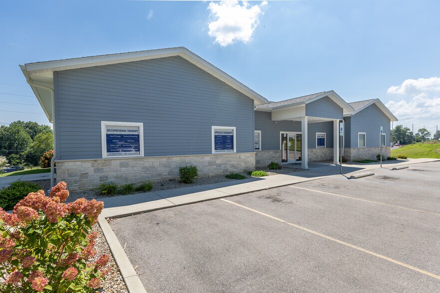 More Photos Of 2221 John Williams Blvd, Bedford Office For Sale